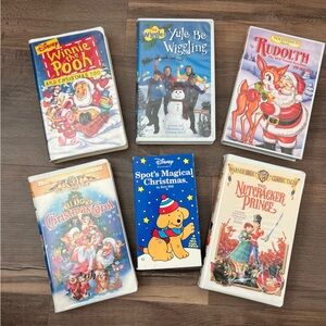Christmas Kids' VHS Tapes Lot of 6 - Spot the Dog -The Wiggles - Winnie the Pooh